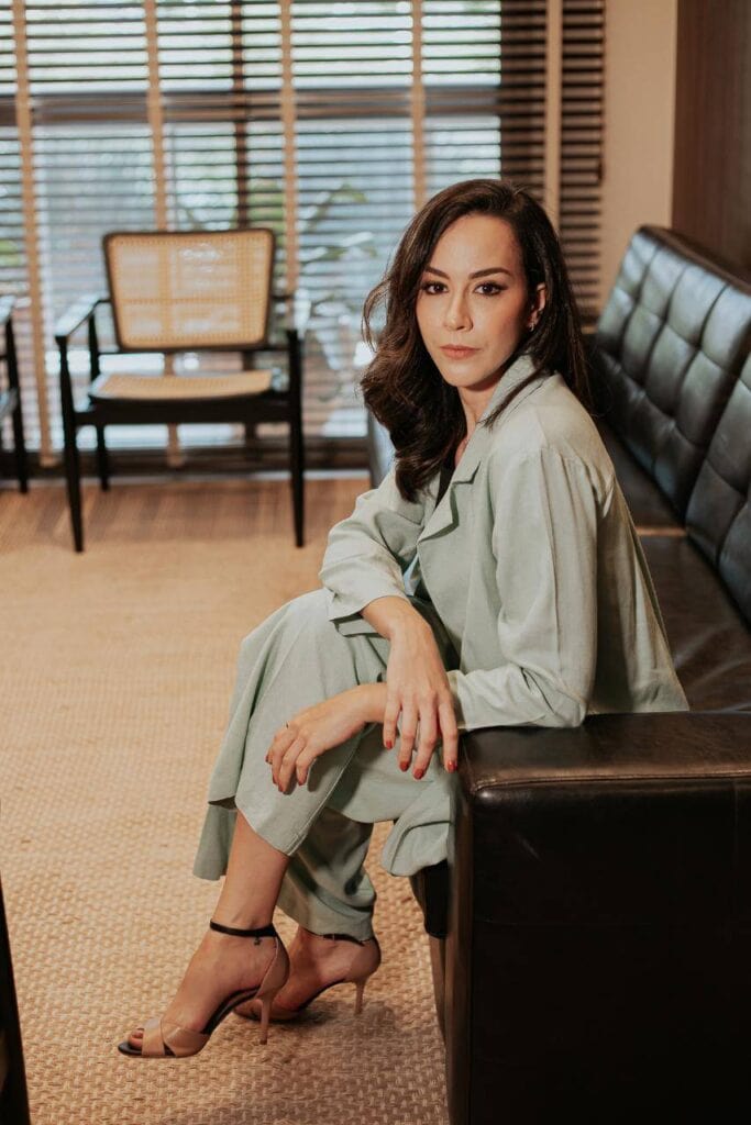 dra rafaela marques
frontoplastia 
queda de cabelo